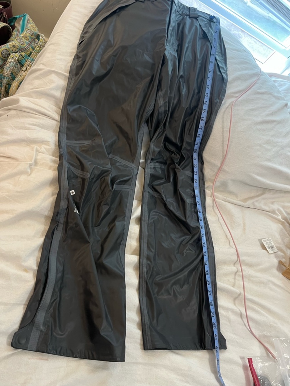 Men's Columbia Titanium ski/snow pants size medium. - Picture 15 of 16